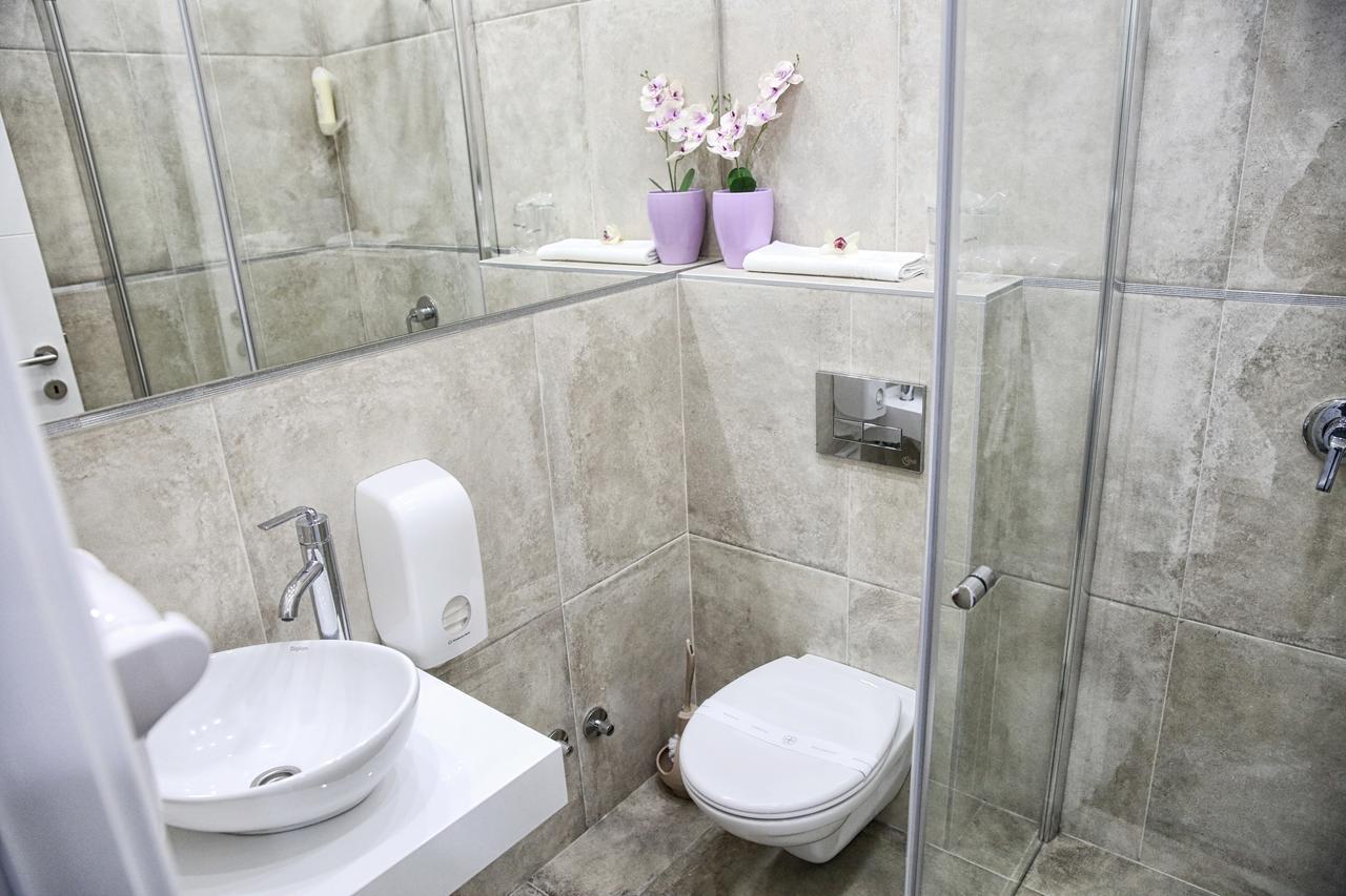 Sunny Hill Garden Bed & Breakfast Stara Pazova Ngoại thất bức ảnh