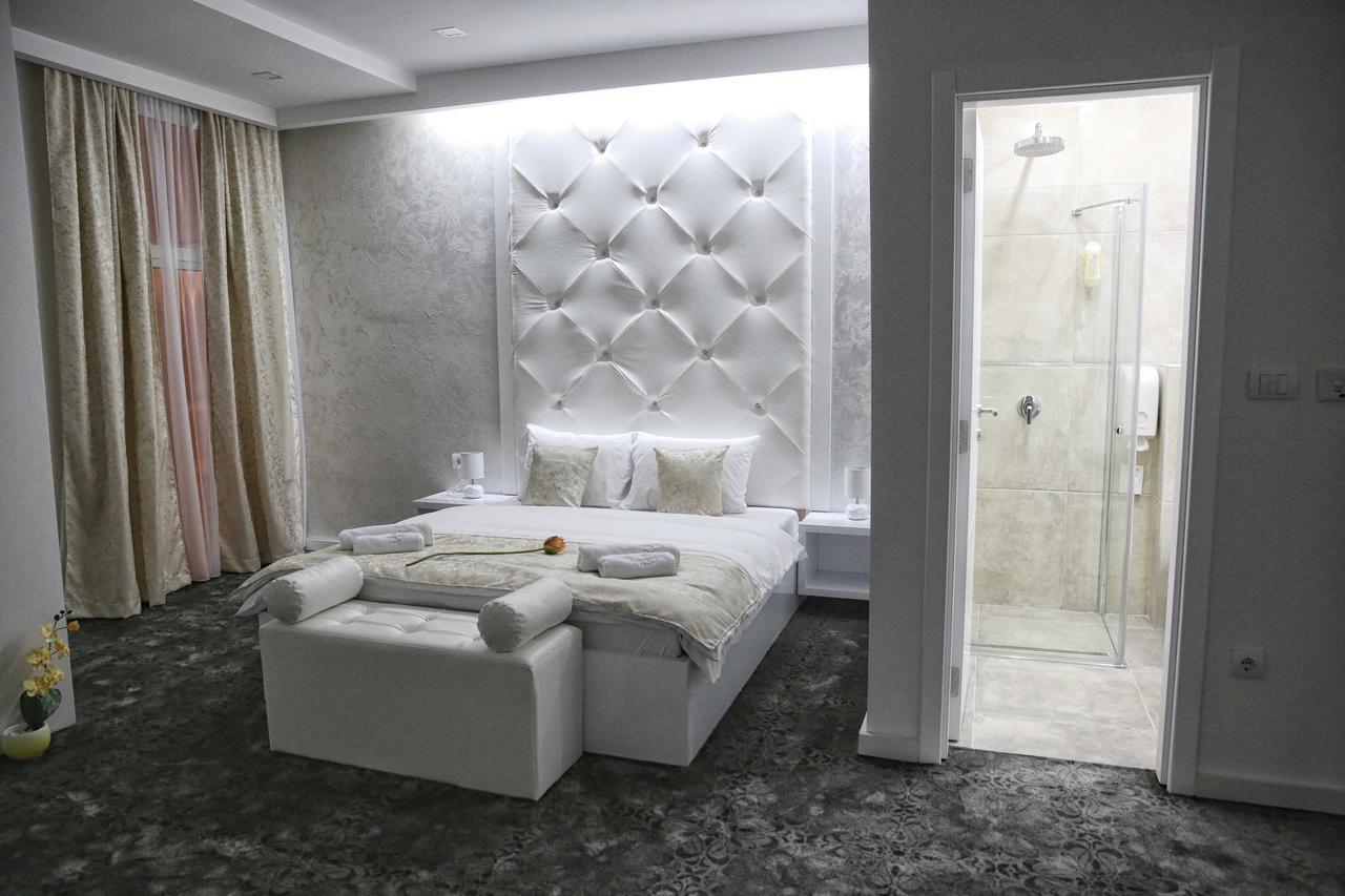 Sunny Hill Garden Bed & Breakfast Stara Pazova Ngoại thất bức ảnh